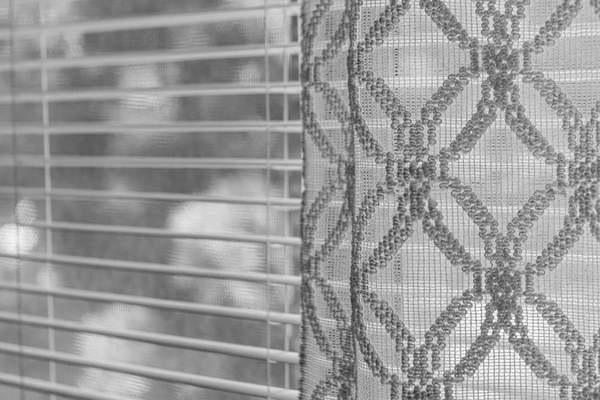 curtains vs blinds